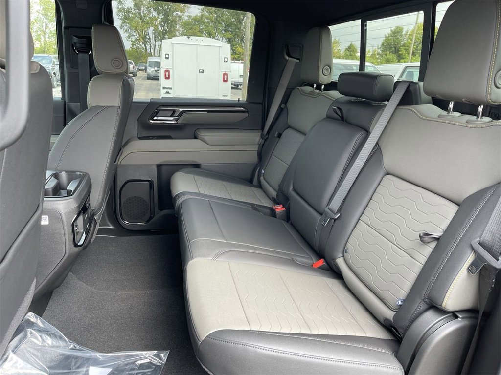 New 2025 Chevrolet Silverado 2500 ZR2 w/ Technology Package image 22