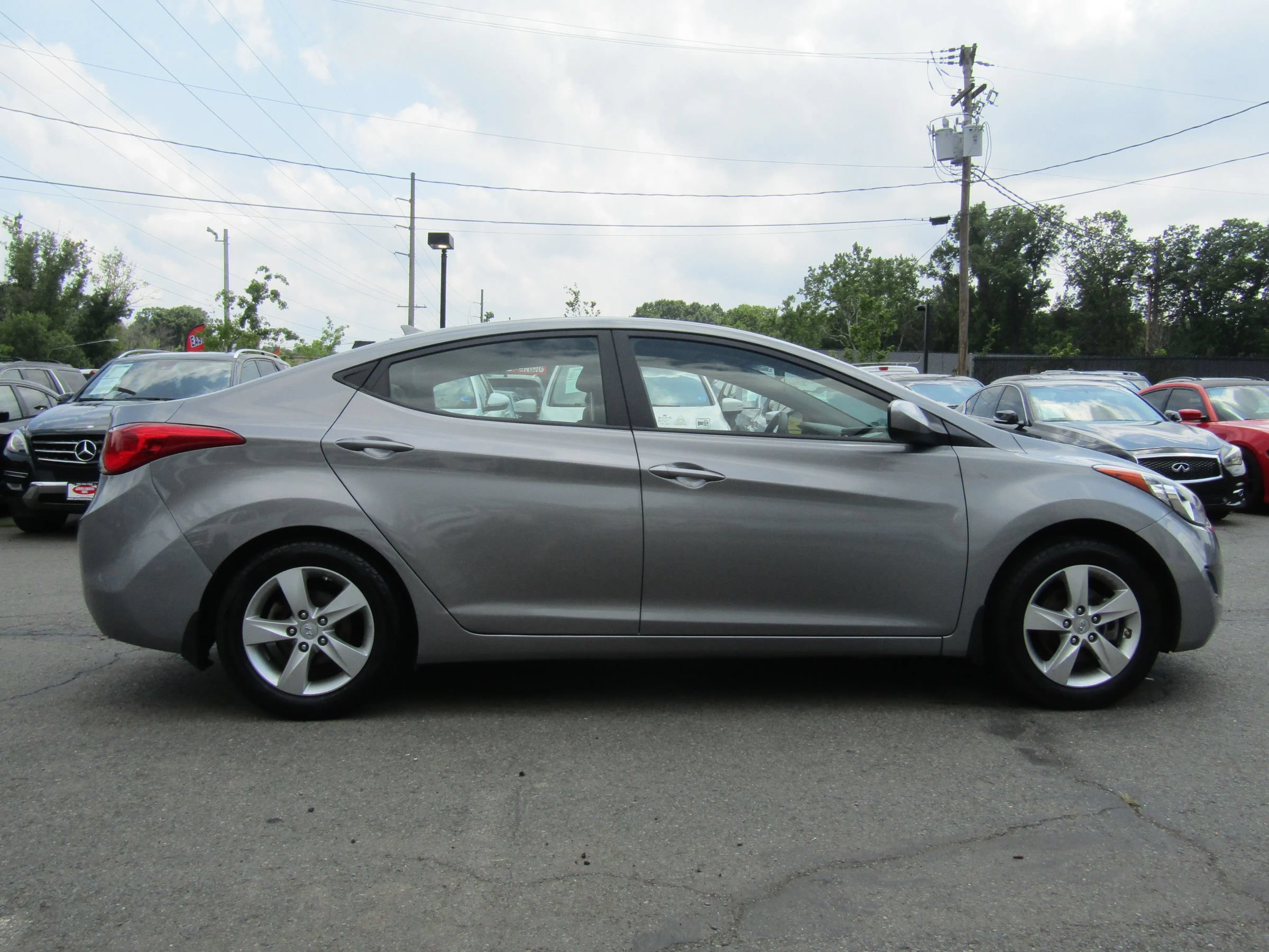 Used 2013 Hyundai Elantra GLS FWD image 8