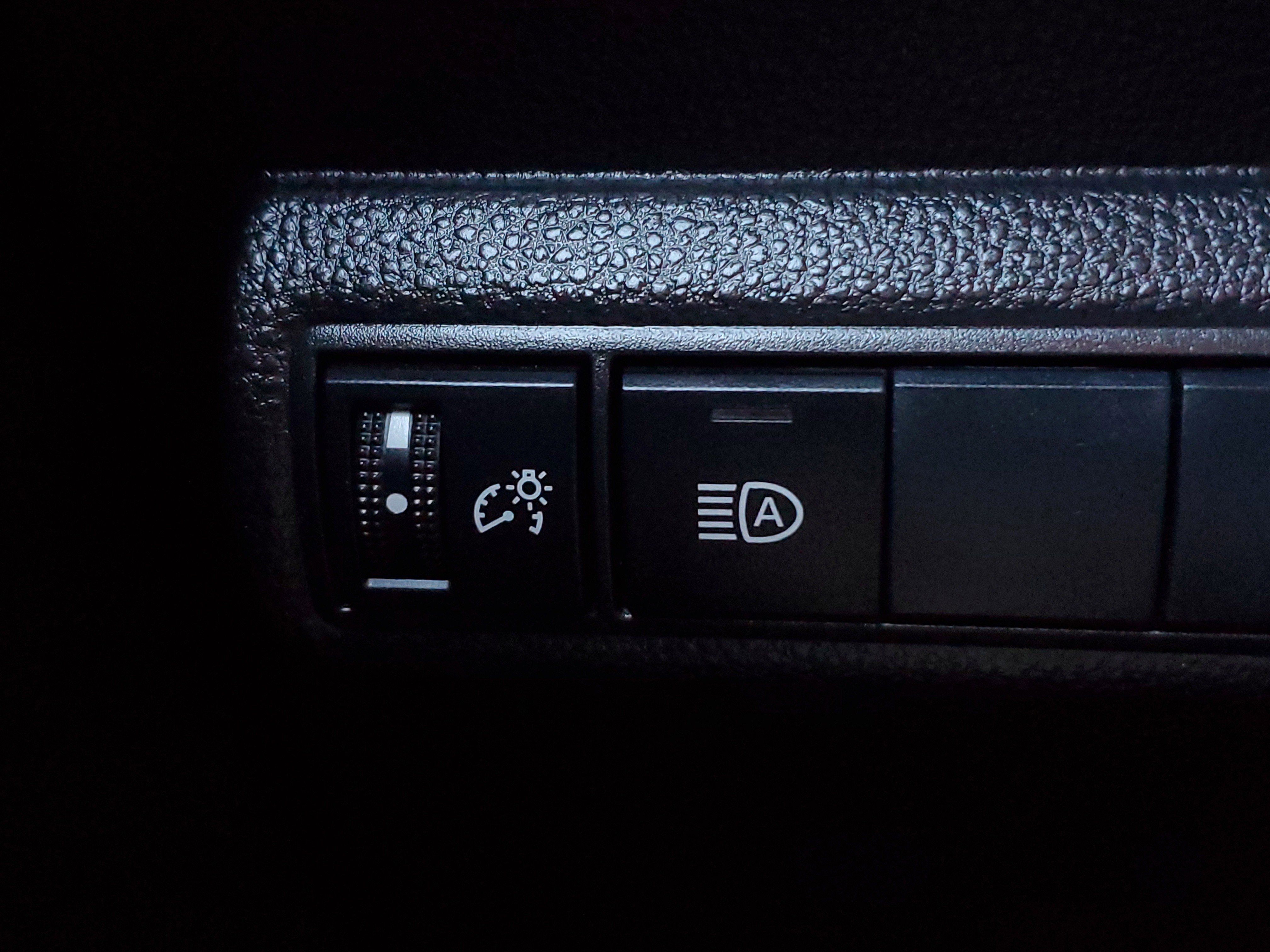 Used 2020 Toyota Corolla LE image 30