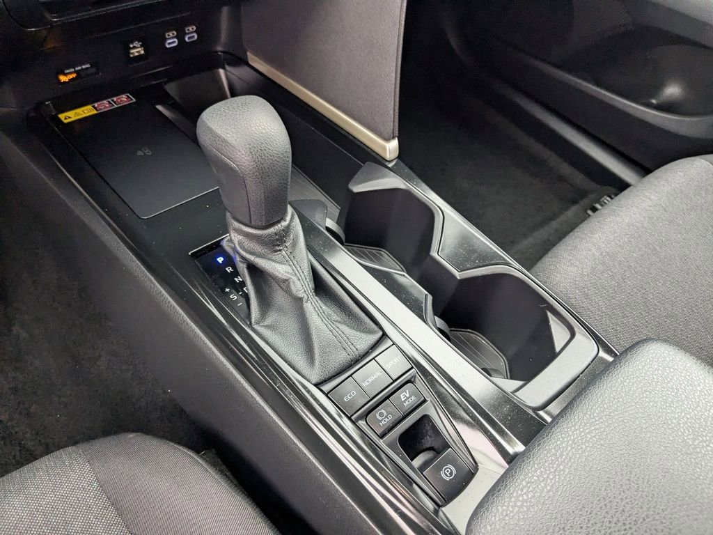 Used 2025 Toyota Camry LE image 23