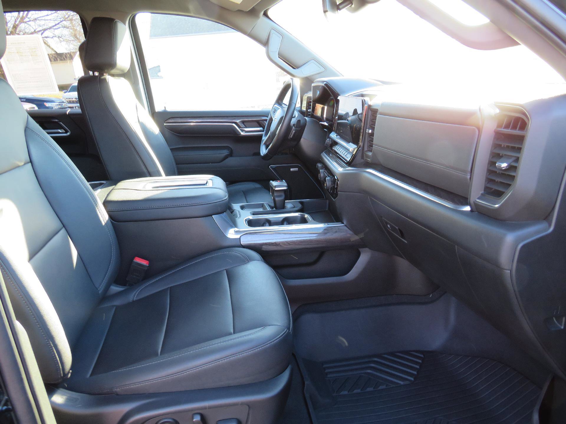 Used 2022 Chevrolet Silverado 1500 LTZ image 14