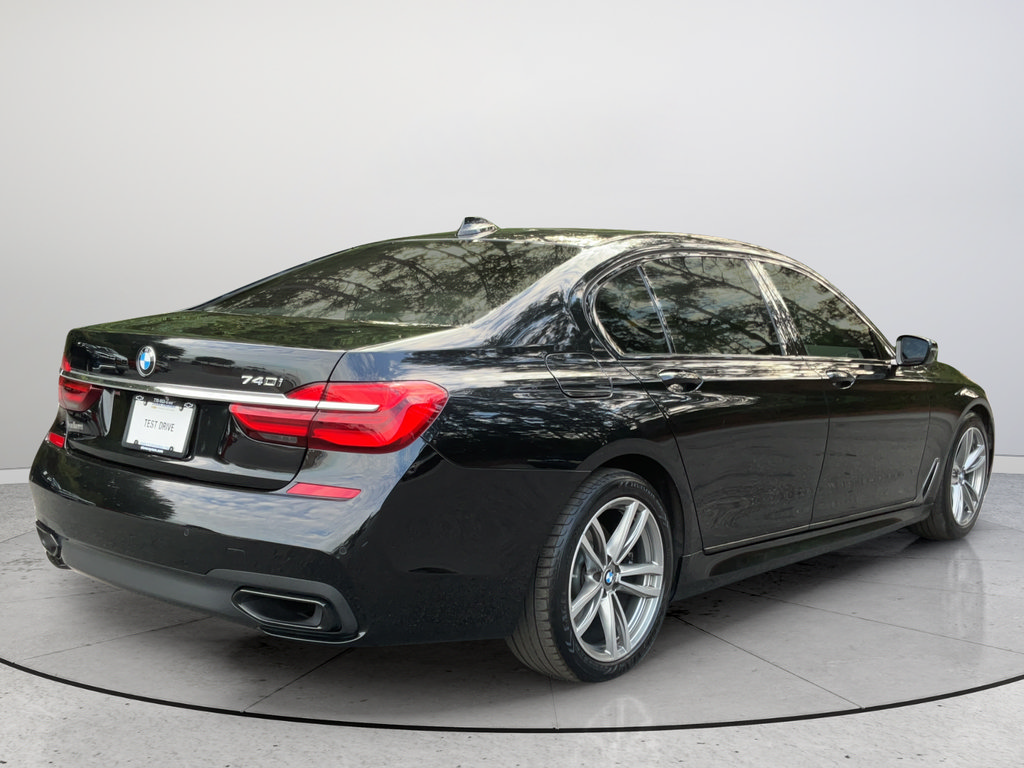 Used 2018 BMW 740i RWD image 9