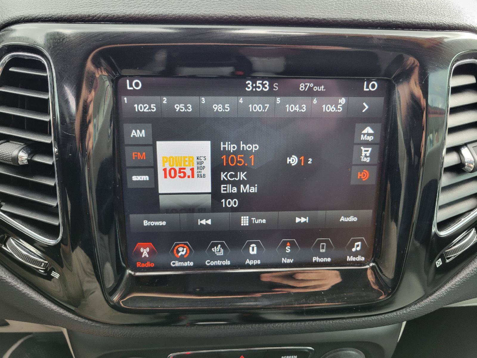 Used 2017 Jeep Compass Limited w/ Navigation Group AWD/4WD image 14