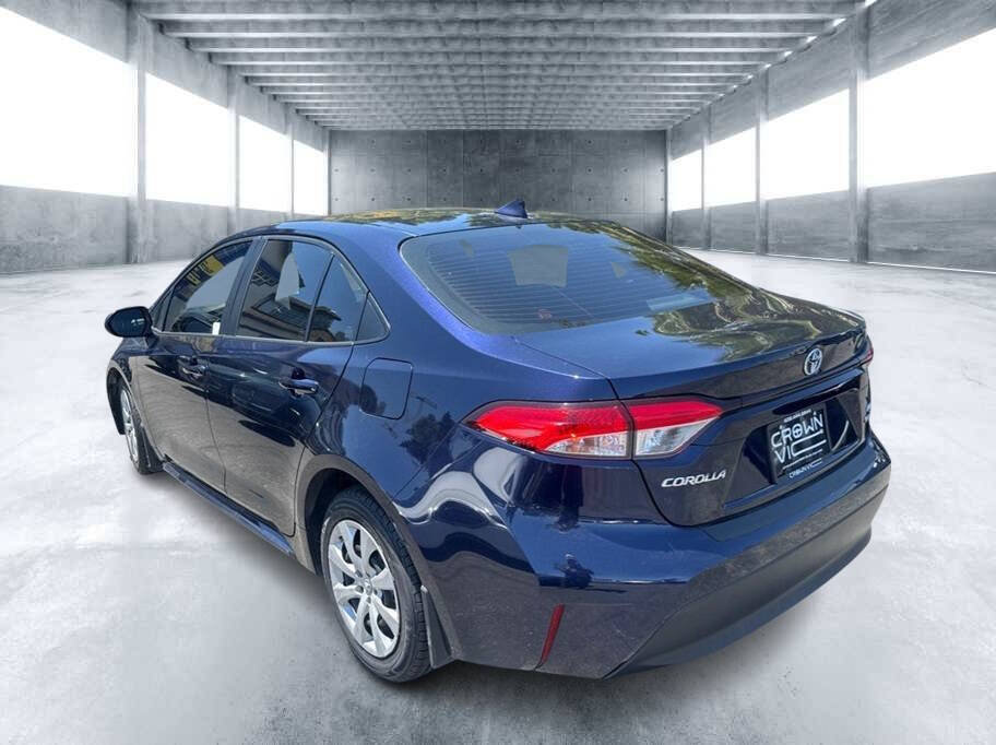 Used 2025 Toyota Corolla SE FWD image 4