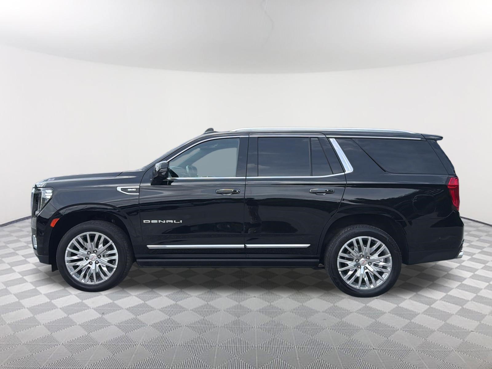 Used 2023 GMC Yukon Denali w/ Denali Reserve Package AWD/4WD image 2