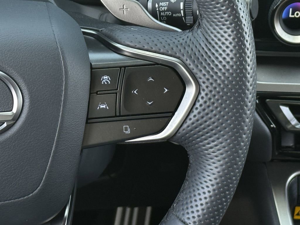 Used 2025 Lexus TX 500h AWD w/ Technology Package image 15