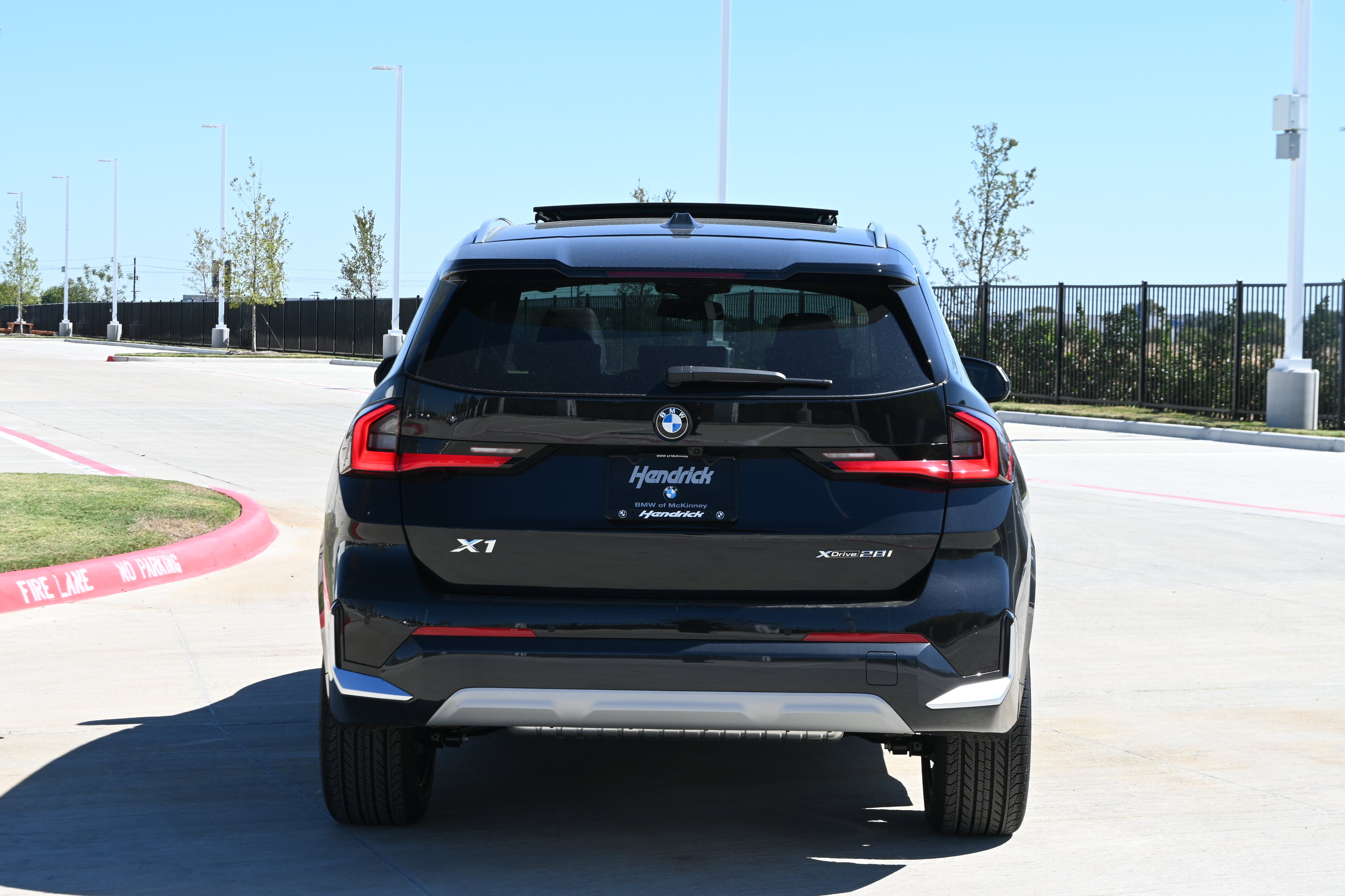 New 2027 BMW X1 xDrive28i AWD/4WD image 7