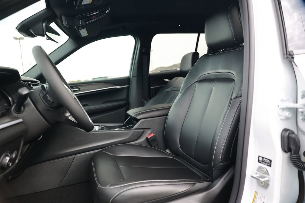 New 2026 Jeep Grand Cherokee Limited image 13