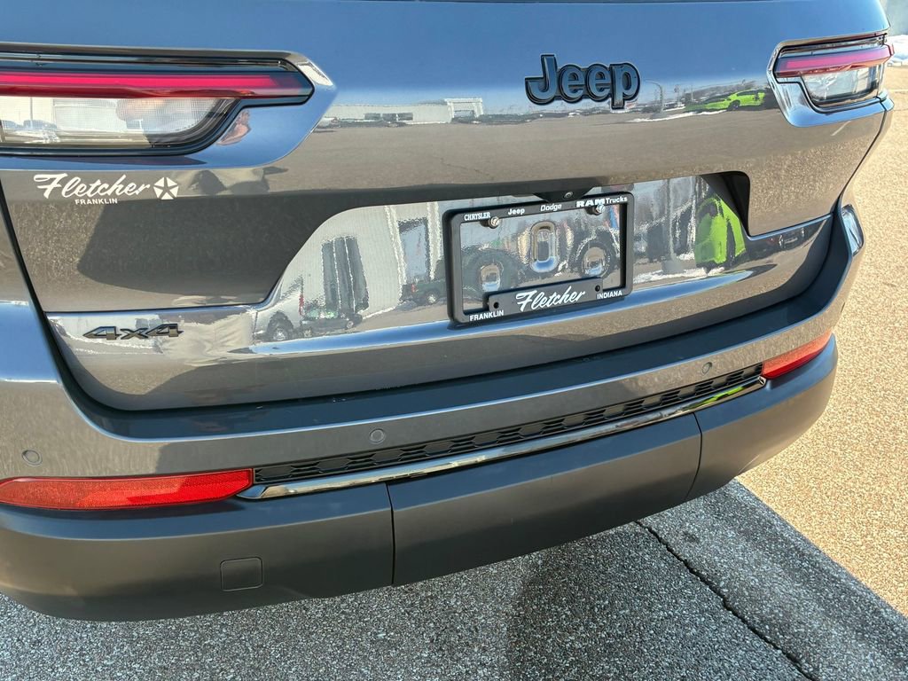 Used 2024 Jeep Grand Cherokee L Altitude image 12