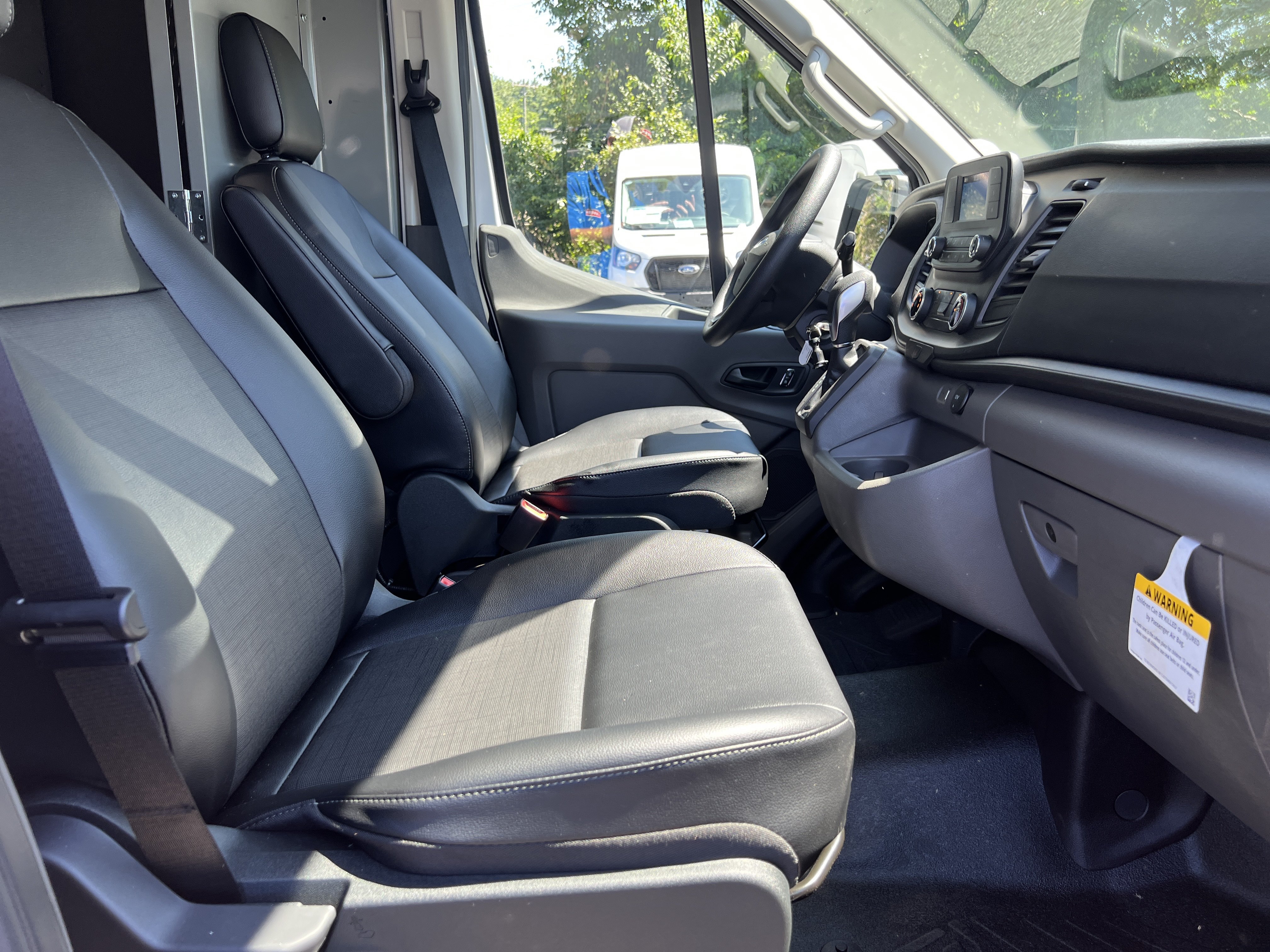 New 2024 Ford Transit 250 148 Medium Roof w/ Load Area Protection Package RWD image 18