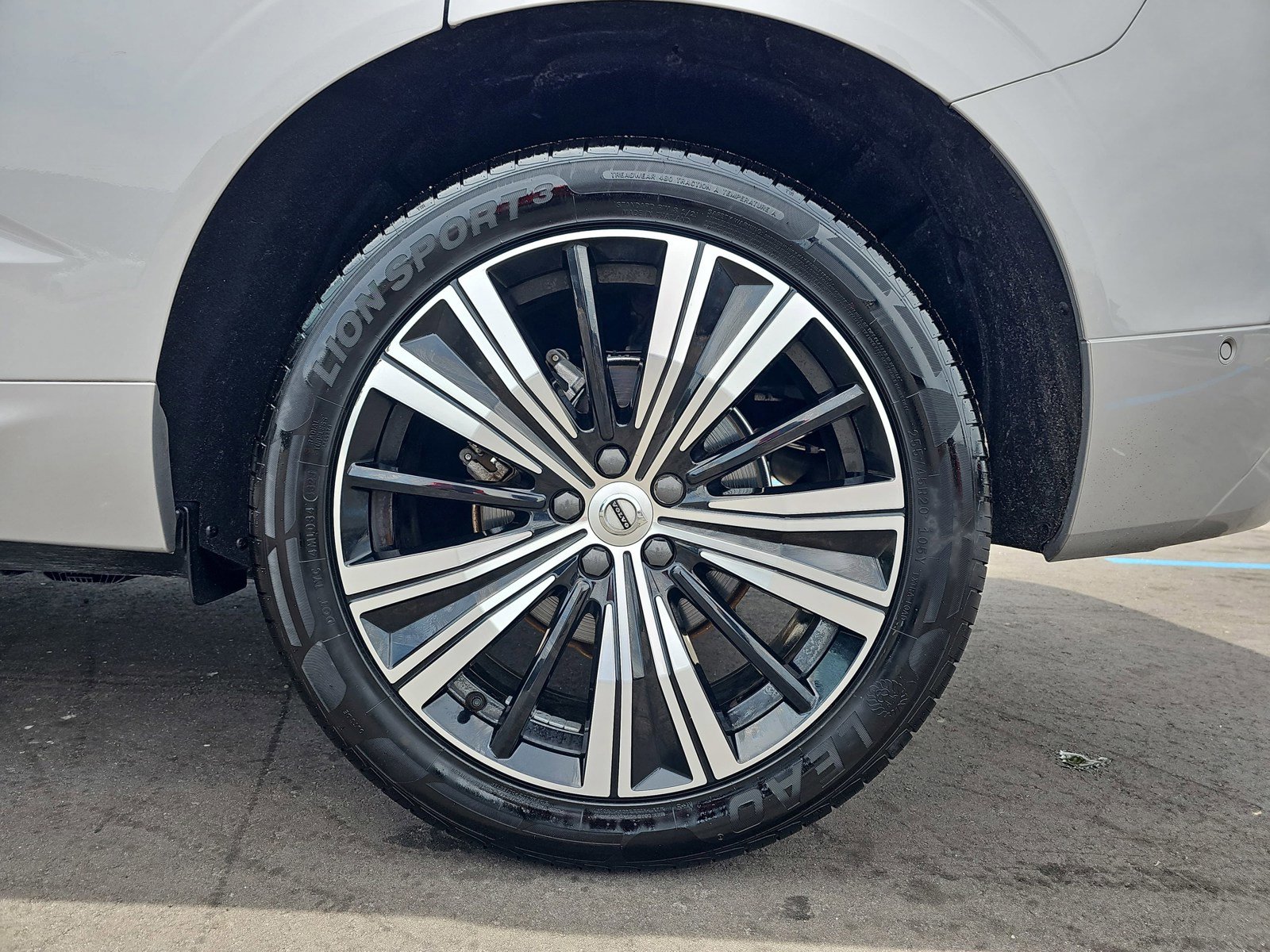 Used 2023 Volvo XC60 B5 Plus w/ Protection Package Premier FWD image 35