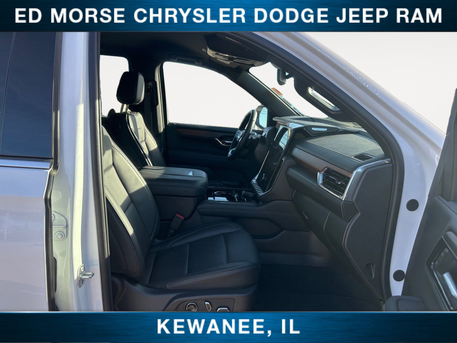 Used 2025 GMC Yukon Denali AWD/4WD image 15
