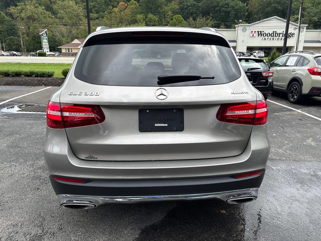Used 2019 Mercedes-Benz GLC 300 4MATIC image 4