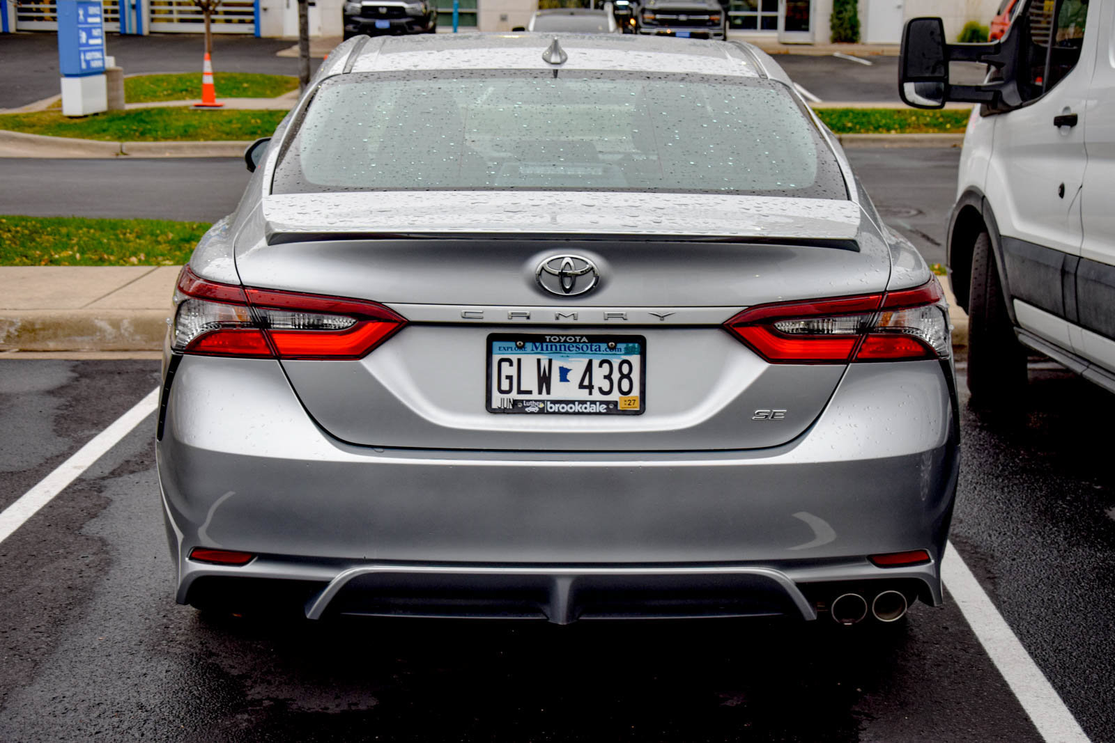 Used 2021 Toyota Camry SE w/ Cold Weather Package FWD image 17