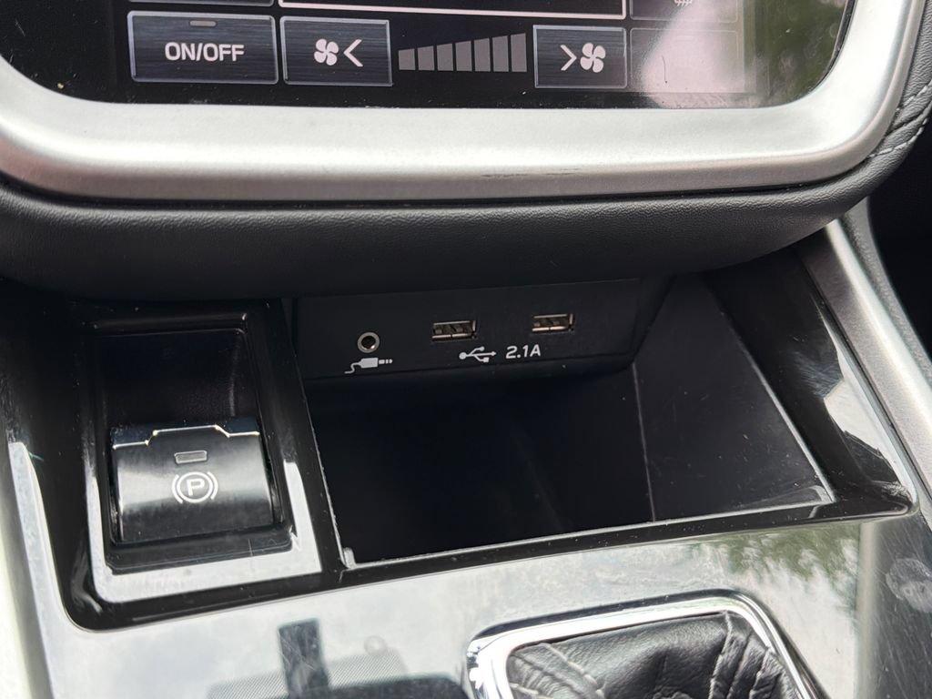 Used 2020 Subaru Outback Limited w/ Popular Package #2 AWD/4WD image 30
