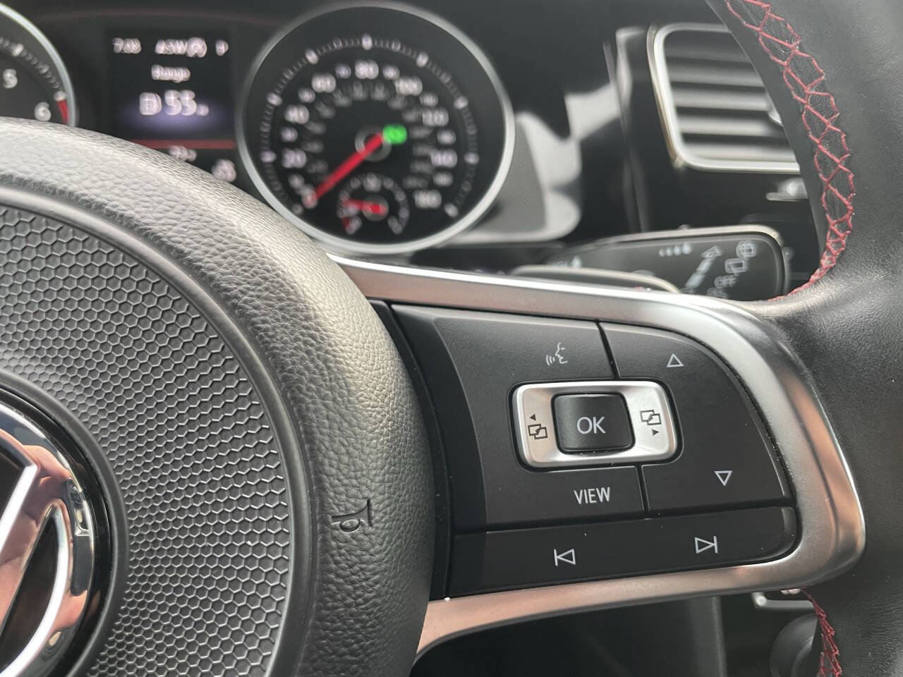 Used 2019 Volkswagen Golf 4-Door FWD image 21