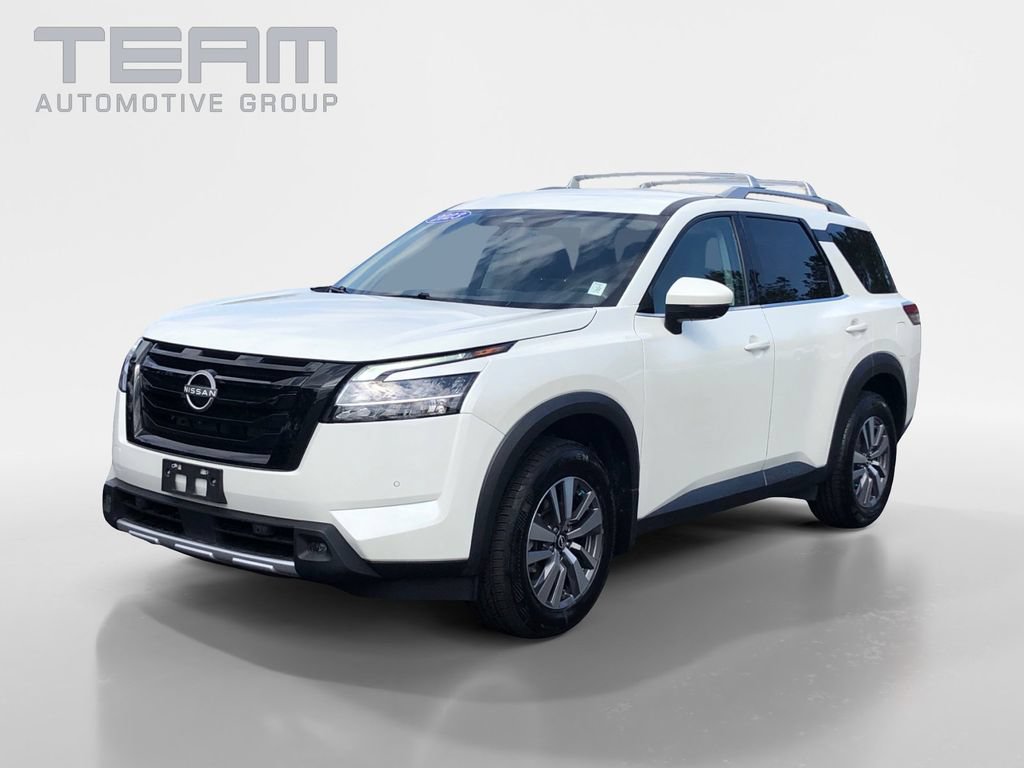 Used 2023 Nissan Pathfinder SL w/ Lighting Package (N92) FWD image 3