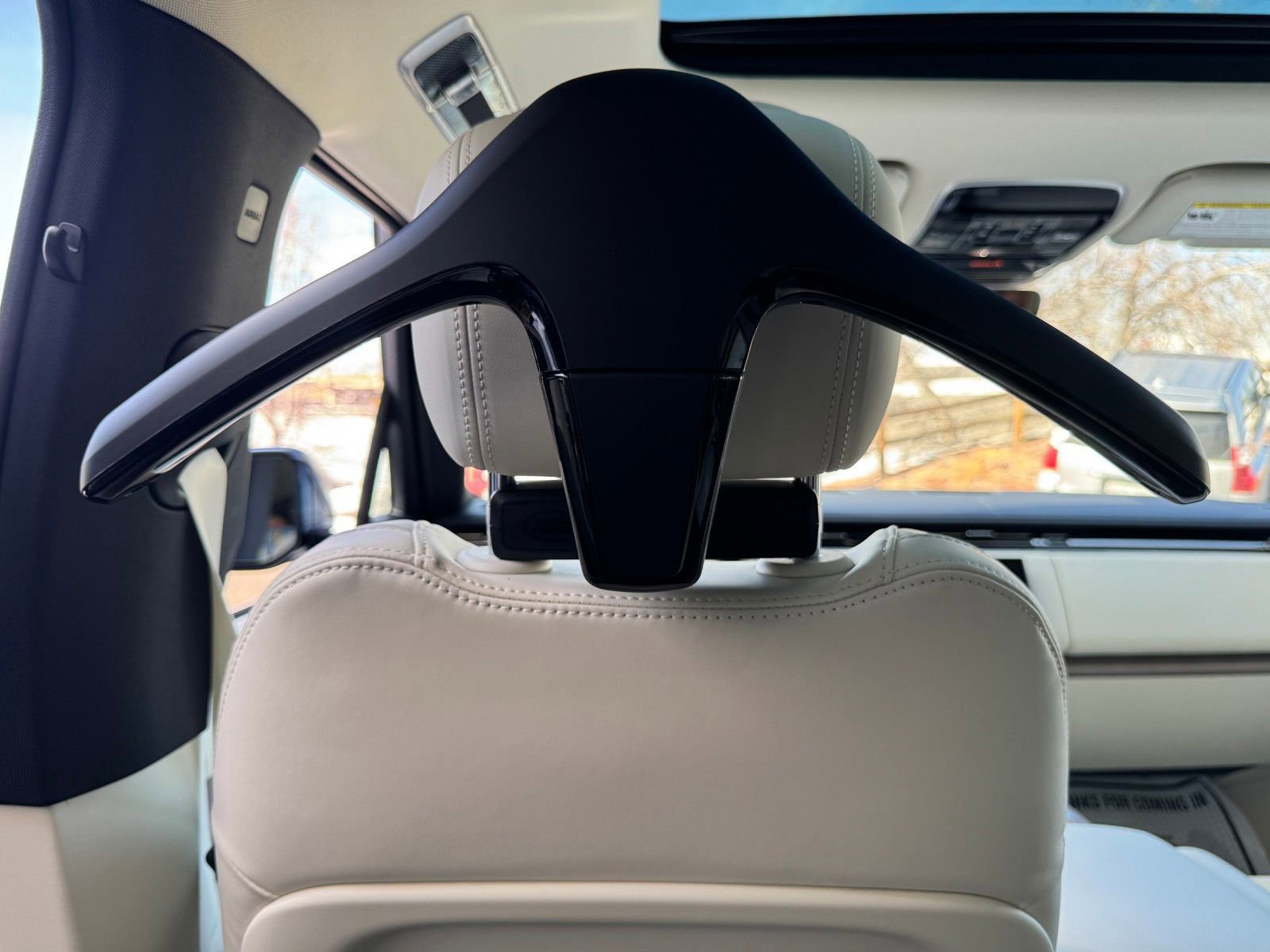 New 2026 Land Rover Range Rover SE image 21