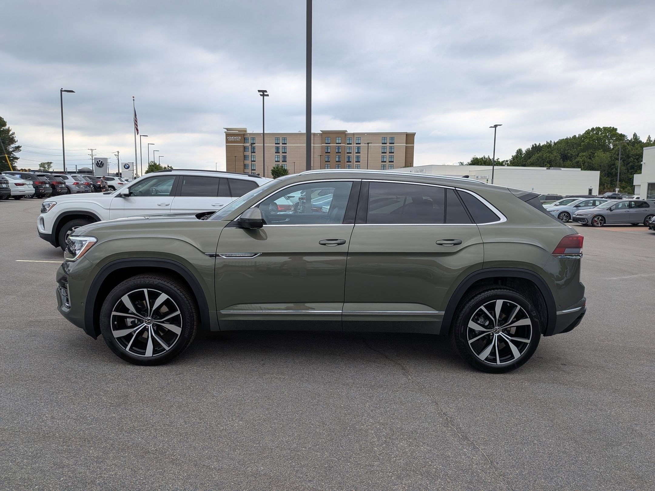 New 2026 Volkswagen Atlas Cross Sport SEL Premium R-Line AWD/4WD image 6