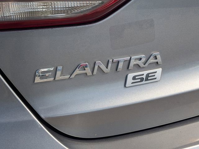Used 2018 Hyundai Elantra SE image 13