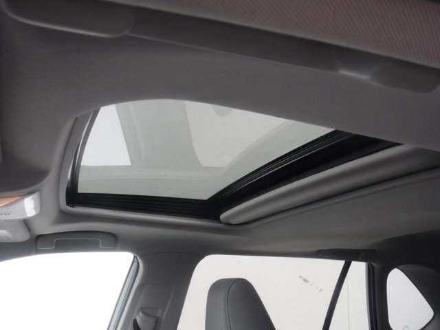 Used 2020 Toyota RAV4 XLE Premium image 13