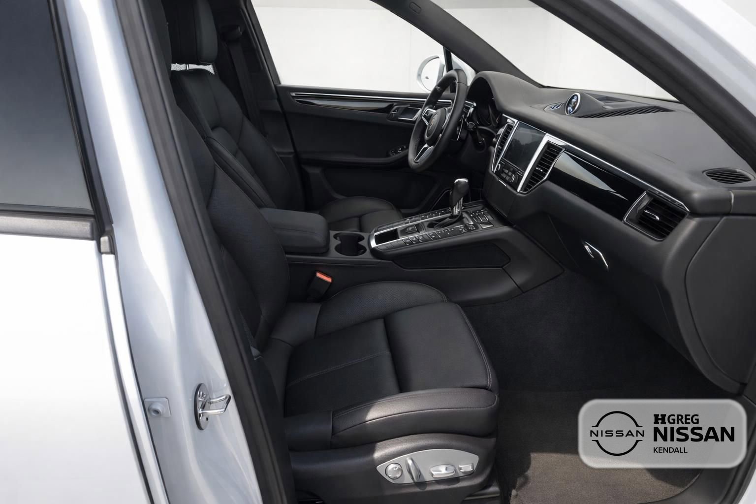 Used 2017 Porsche Macan AWD/4WD image 10