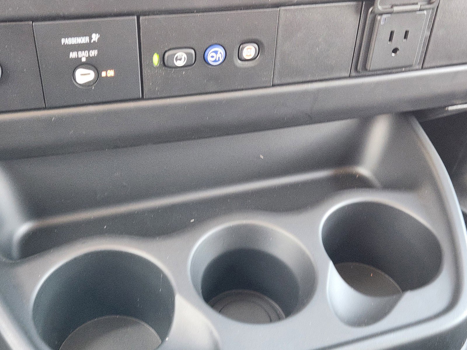 New 2025 GMC Savana 2500 Extended w/ Driver Convenience Package image 16