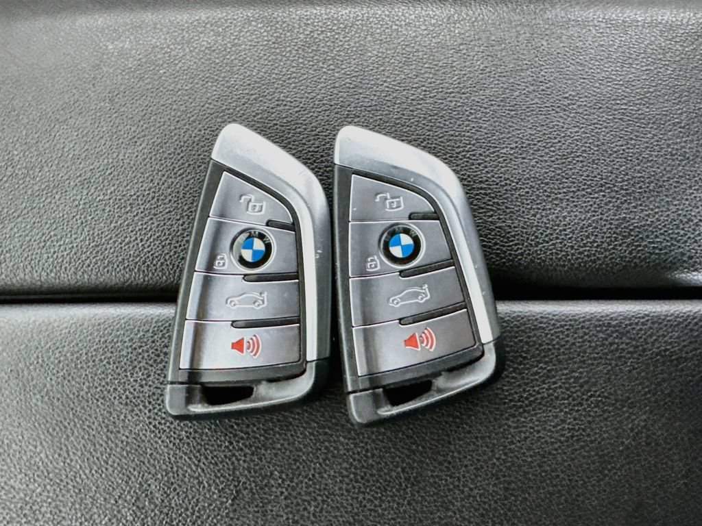 Used 2022 BMW X5 M50i AWD/4WD image 37