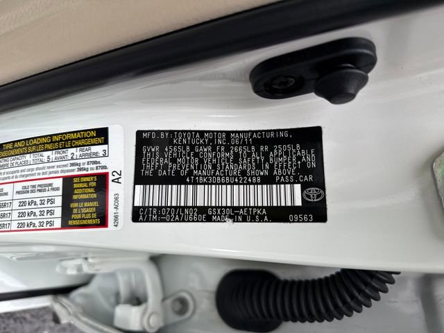 Used 2011 Toyota Avalon Limited FWD image 18