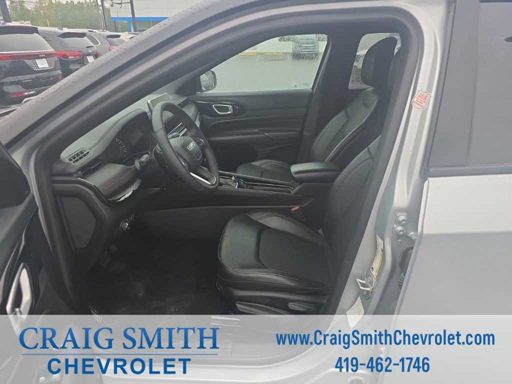 Used 2025 Jeep Compass Trailhawk AWD/4WD image 11