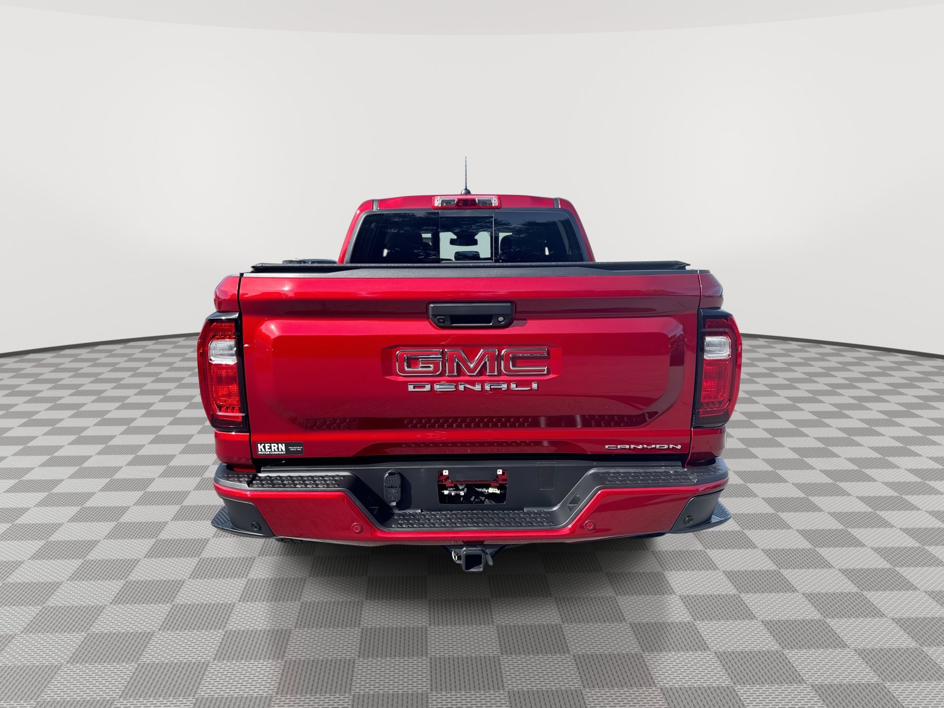 Used 2025 GMC Canyon Denali AWD/4WD image 7