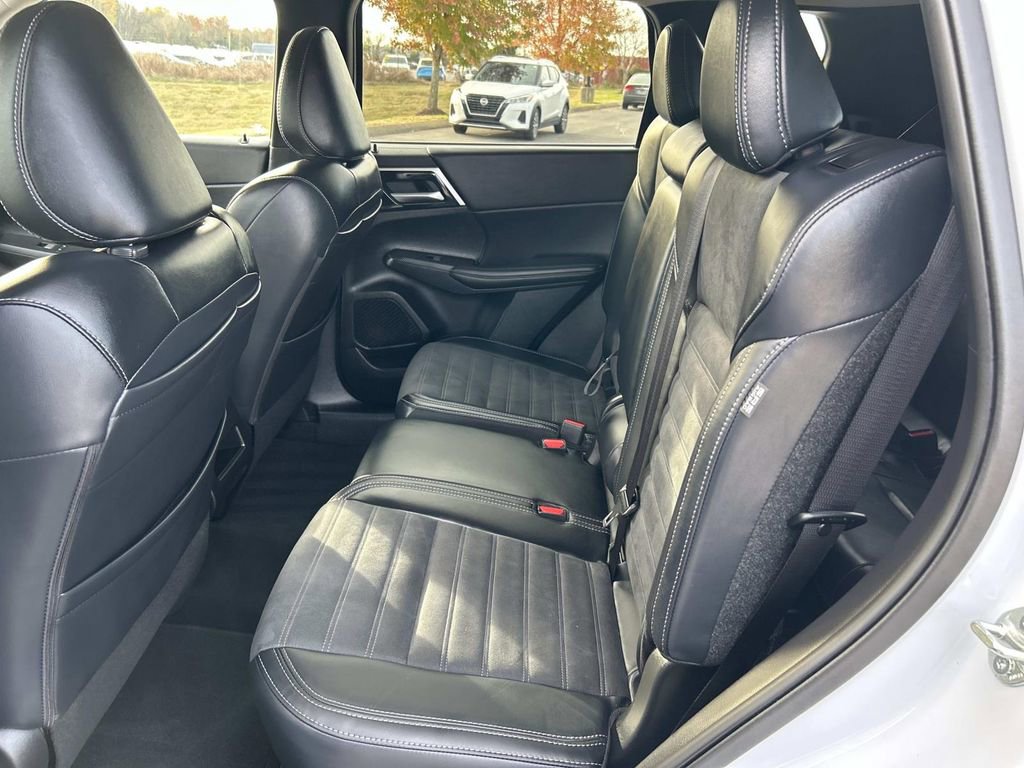 Used 2024 Mitsubishi Outlander SE image 21