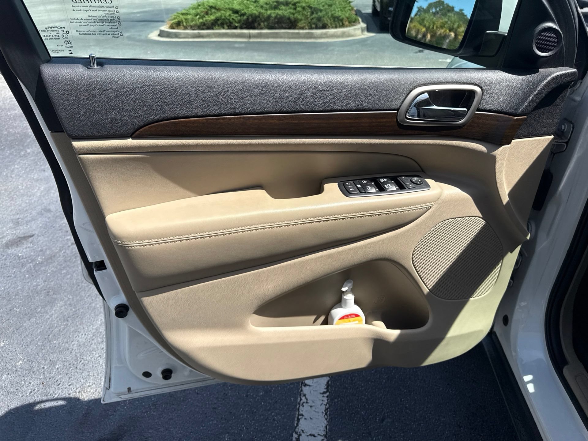 Used 2017 Jeep Grand Cherokee Laredo RWD image 13