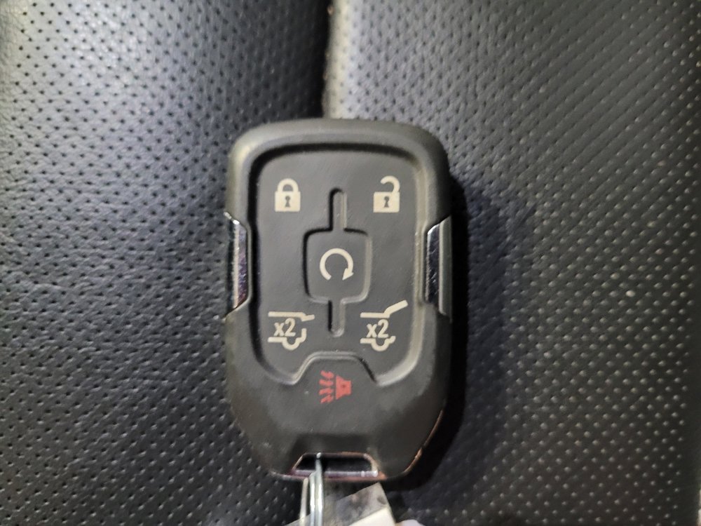 Used 2017 GMC Yukon Denali w/ Open Road Package AWD/4WD image 32