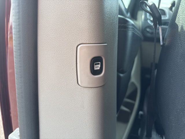 Used 2020 Dodge Grand Caravan SXT FWD image 16
