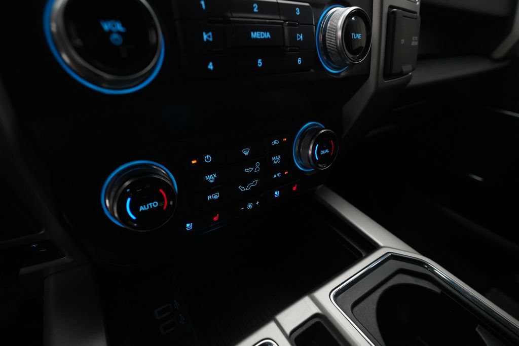 Used 2020 Ford F150 Lariat w/ Equipment Group 502A Luxury AWD/4WD image 19