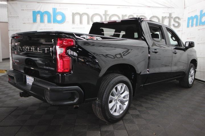 Used 2020 Chevrolet Silverado 1500 Custom w/ Custom Value Package image 8