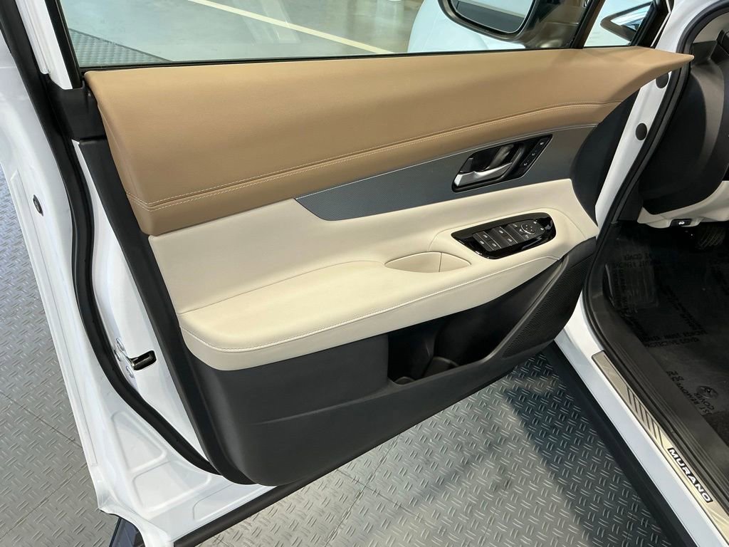 Used 2025 Nissan Murano Platinum image 35