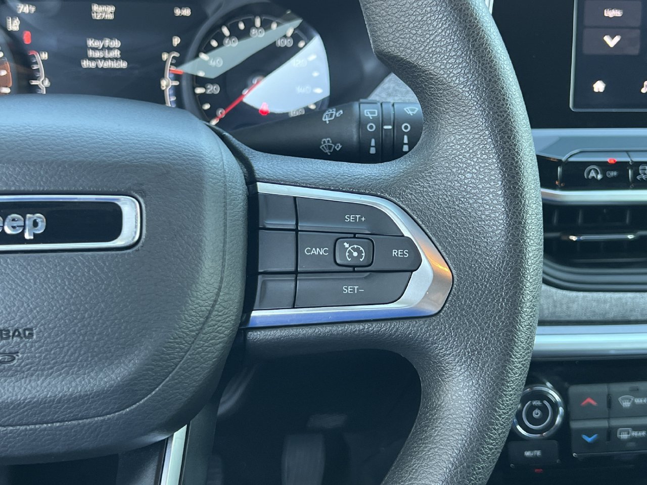 Used 2025 Jeep Compass Sport AWD/4WD image 13