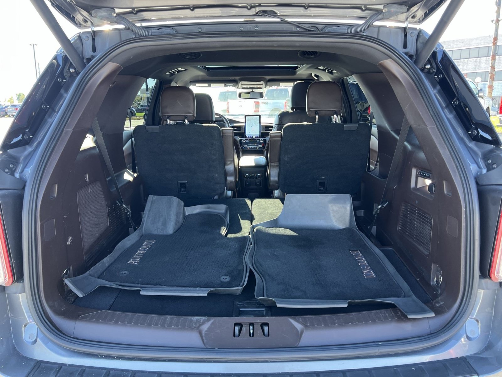 Used 2022 Ford Explorer King Ranch w/ Premium Technology Package AWD/4WD image 34