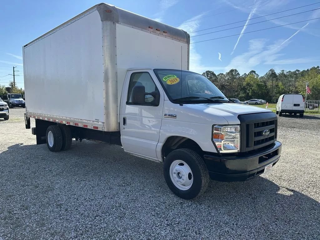 Used 2019 Ford E-350 and Econoline 350 Super Duty w/ Power Windows & Locks Group RWD image 3