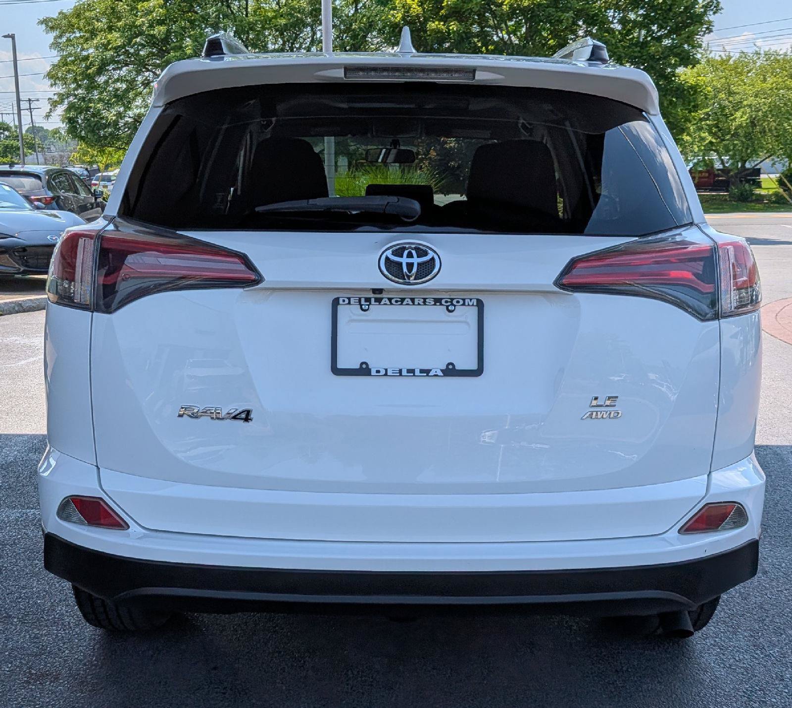 Used 2016 Toyota RAV4 LE AWD/4WD image 10