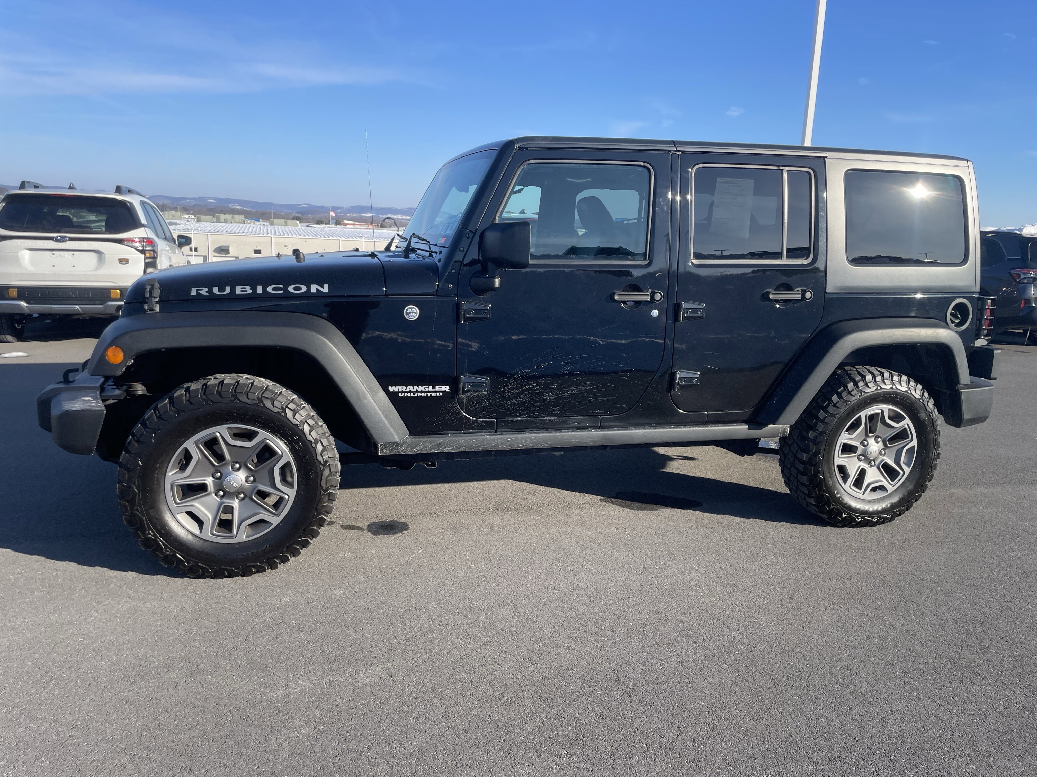 Used 2017 Jeep Wrangler Unlimited Rubicon w/ Connectivity Group image 7