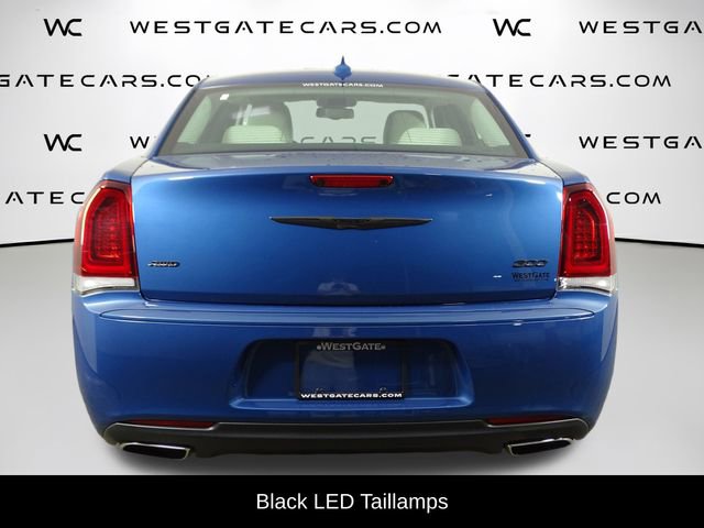 Used 2022 Chrysler 300 Touring w/ Sport Appearance Package image 7