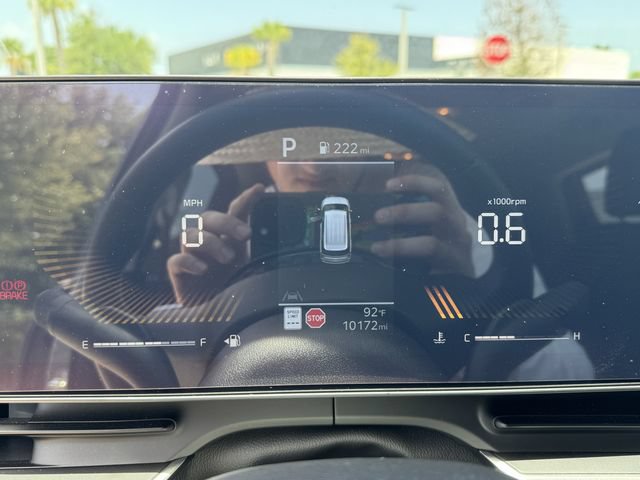 Used 2025 Kia Carnival EX FWD image 37