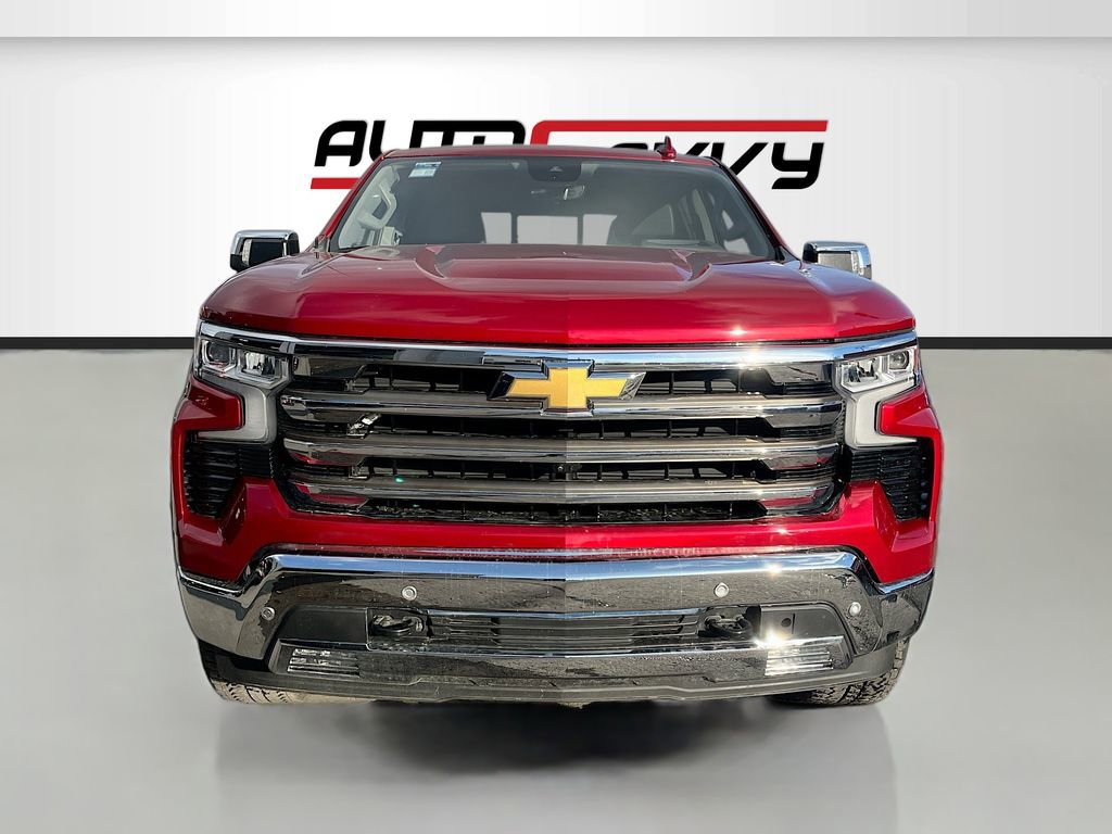 Used 2025 Chevrolet Silverado 1500 LTZ image 2