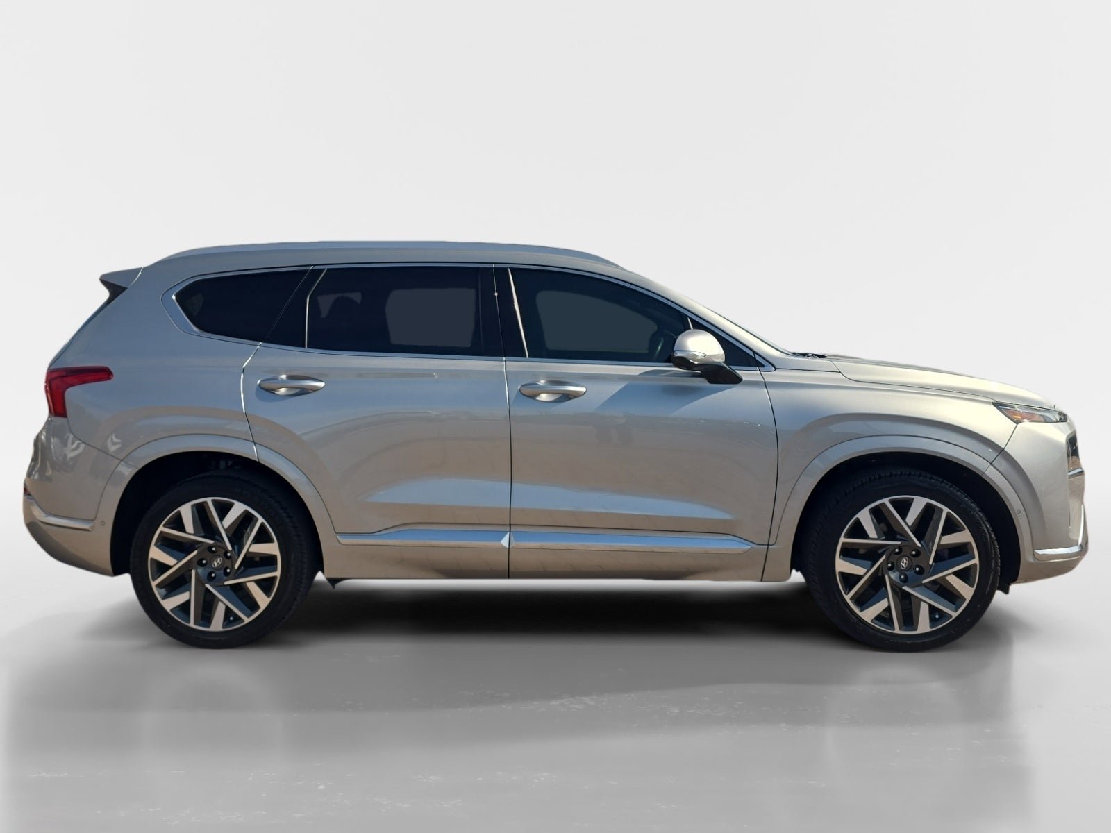 Used 2023 Hyundai Santa Fe Calligraphy image 2