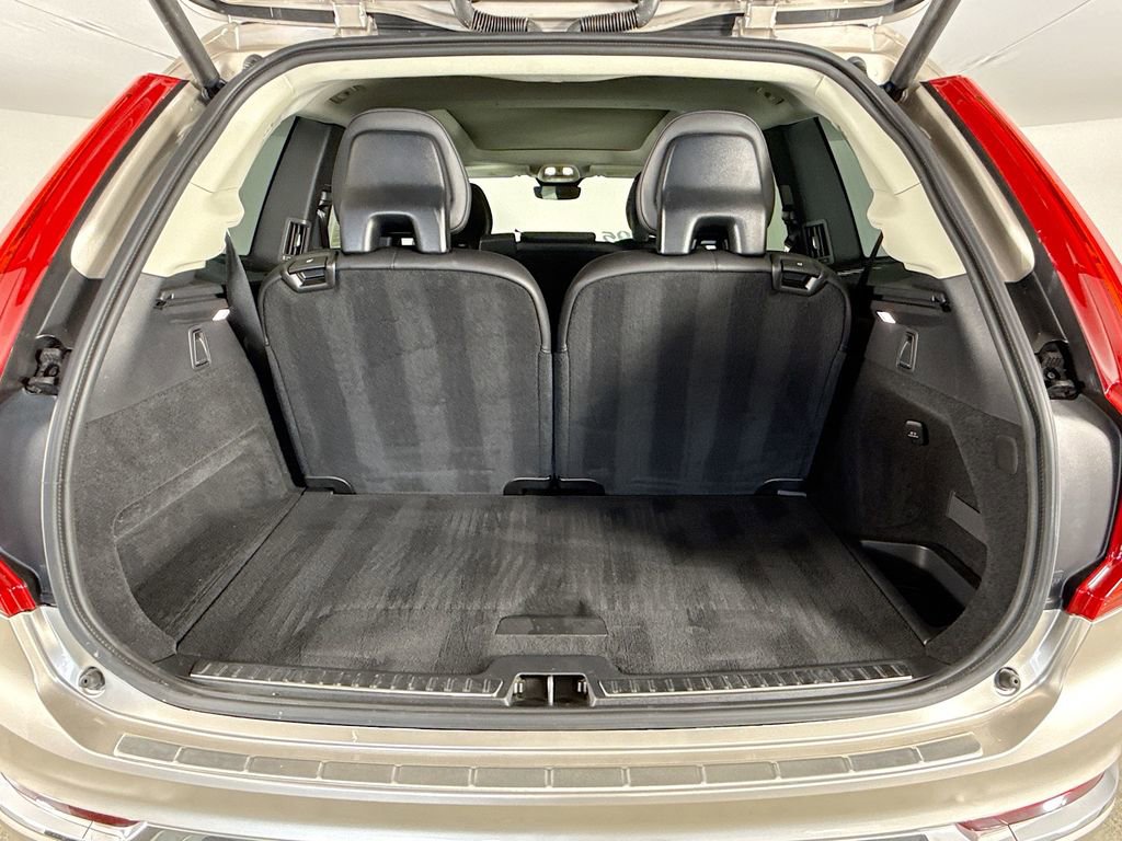 Certified 2025 Volvo XC90 B5 Core w/ Protection Package Premier image 27