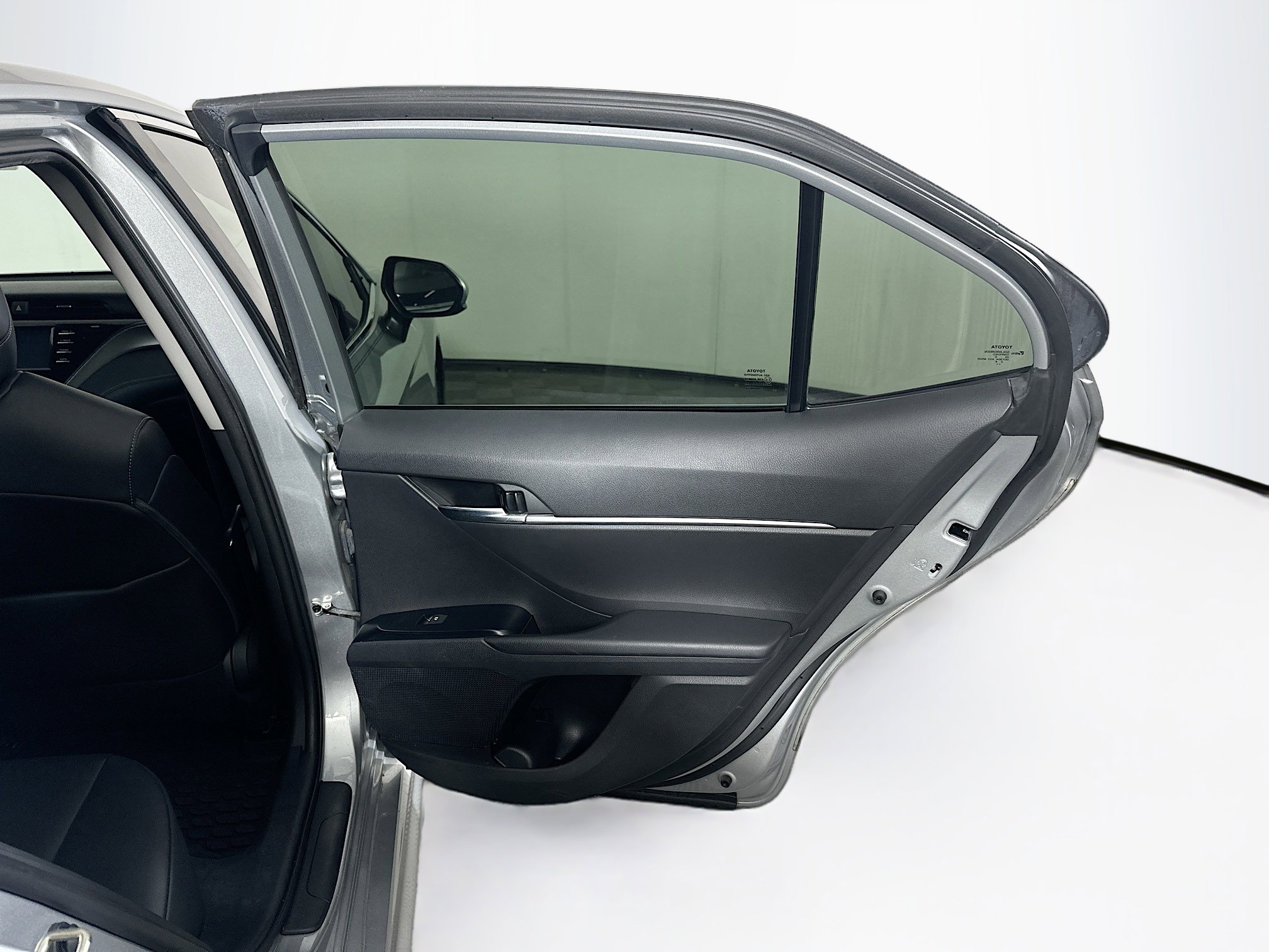 Used 2020 Toyota Camry SE FWD image 30