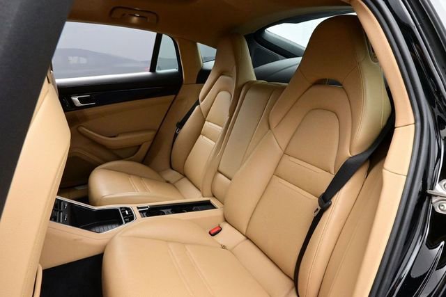 Certified 2018 Porsche Panamera image 14